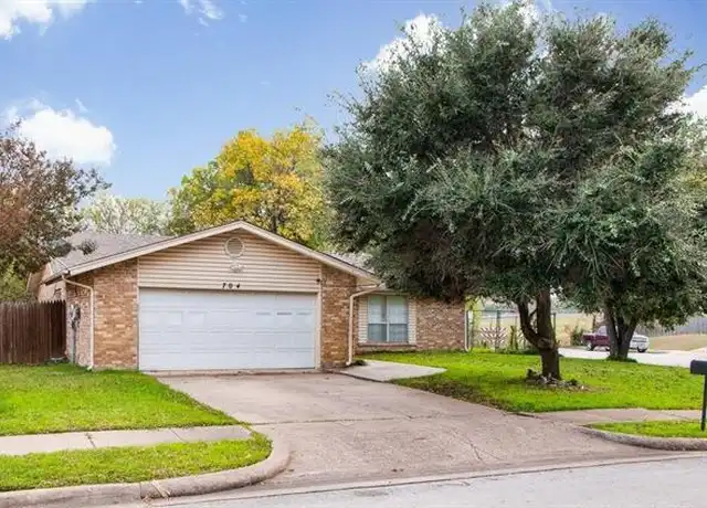 Property at 704 Thomas Chapel Dr, Arlington, TX, 76014, 3 beds, 2 baths, [object Object]