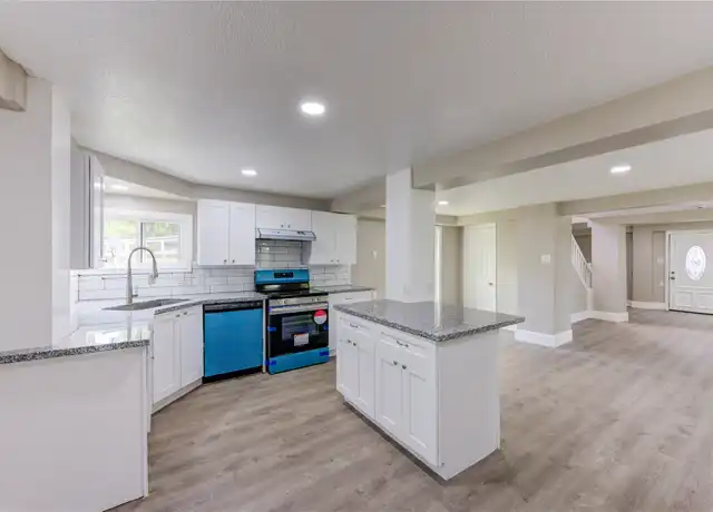 Property at 15170 McRae Lk, Conroe, TX, 77303, 3 beds, 2 baths, [object Object]