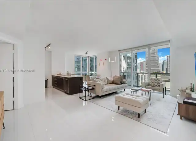 Property at 55 SE 6th St #1901, Miami, FL, 33131, 2 beds, 2 baths, [object Object]