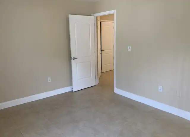 Property at 2460 NW 33rd St, Oakland Park, FL, 33309, 2 beds, 2 baths, [object Object]