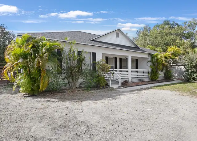 Property at 704 Grape Ave, Saint Cloud, FL, 34769, 4 beds, 2.5 baths, [object Object]