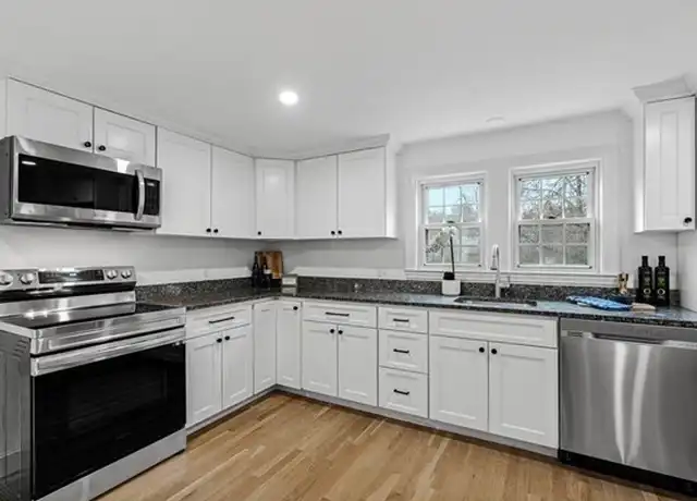 Property at 104 Mishawum Rd, Woburn, MA, 01801, 3 beds, 2 baths, [object Object]