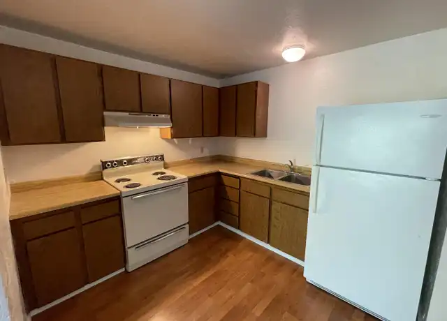 Property at 111 Shelton Mcmurphey Blvd Unit 34, Eugene, OR, 97401, 1 bed, 1 bath, [object Object]