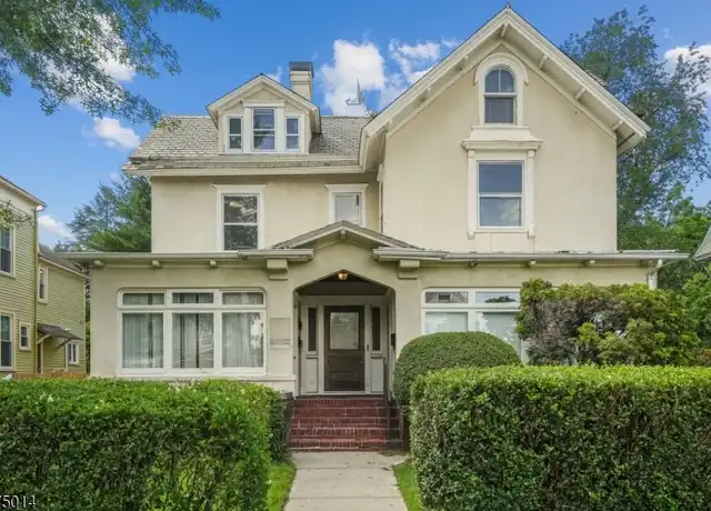 Property at 94 Park St Unit 2E, Montclair, NJ, 07042, 2 beds, 1.5 baths, [object Object]