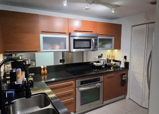 Property at 244 Biscayne Blvd #804, Miami, FL, 33132, 1 bed, 1 bath, [object Object]