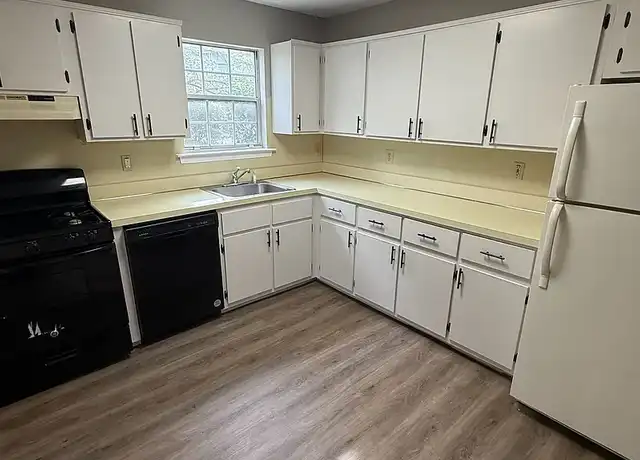 Property at Briarpark at Lakewood - 512 Davina Ct, Lakewood, NJ, 08701, 1-2 bed, 1 bath, [object Object]