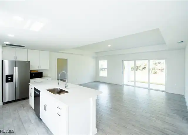 Property at 2712 46th St SW, Lehigh Acres, FL, 33976, 3 beds, 2 baths, [object Object]