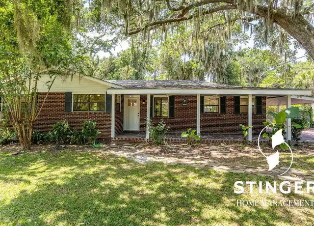 Property at 706 Center Dr W, Beaufort, SC, 29902, 3 beds, 2.5 baths, [object Object]