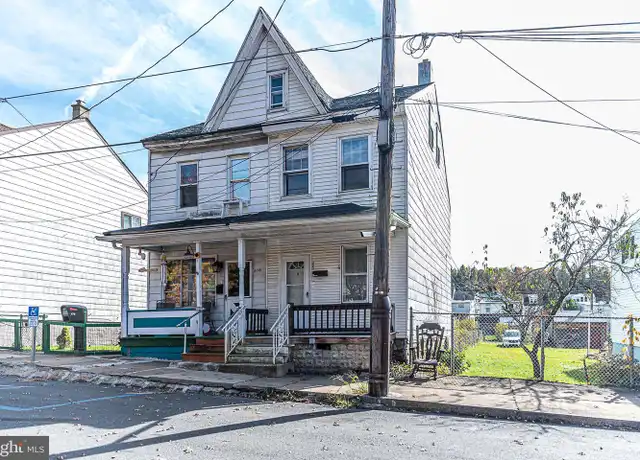 Property at 480 W Girard St, Mount Carmel, PA, 17851, 3 beds, 1 bath, [object Object]
