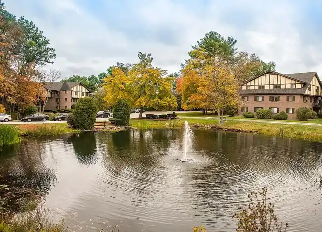 Property at Royal Crest Estates Apartments - 1 Newcastle Dr, Nashua, NH, 03060, 0-2 beds, 1-2 bath, [object Object]