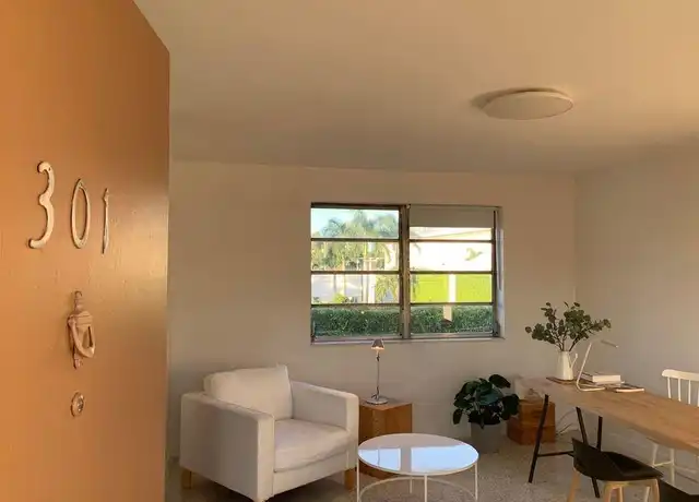 Property at 649 SW 9th St, Miami, FL, 33130, 1 bed, 1 bath, [object Object]