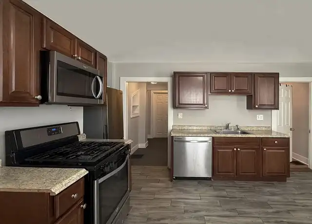 Property at 227 Chestnut St Unit 1, Lynn, MA, 01902, 3 beds, 1 bath, [object Object]