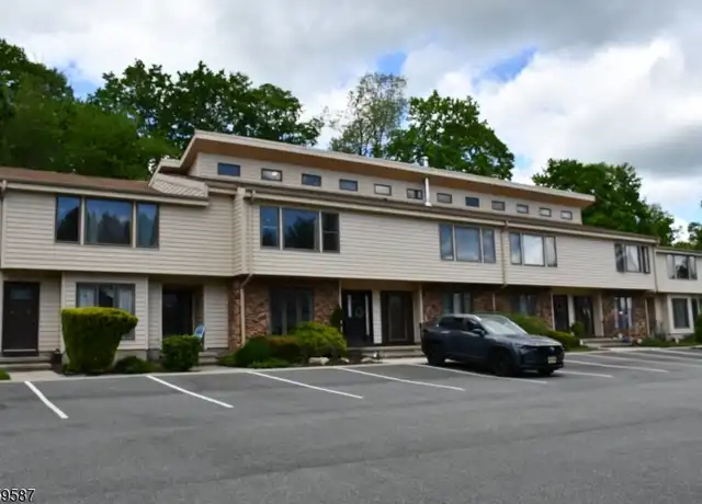 Property at 415 Iroquois Ct, Lafayette Township, NJ, 07848, 2 beds, 1.5 baths, [object Object]