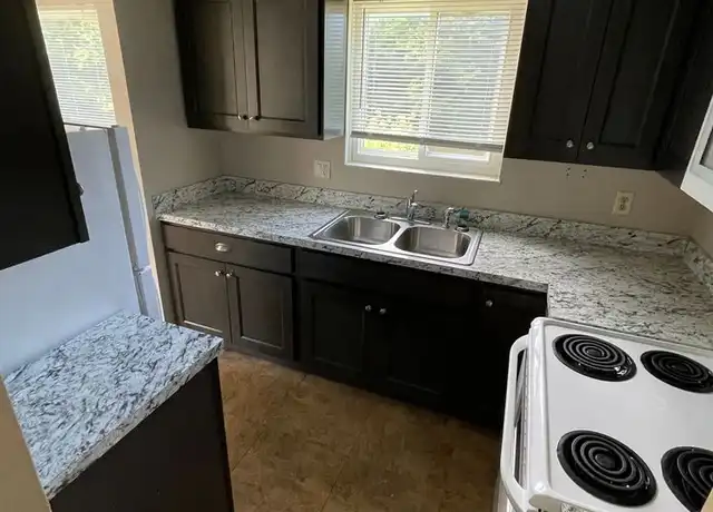 Property at 120 Riverside Ct Unit 27, Elyria, OH, 44035, 1 bed, 1 bath, [object Object]