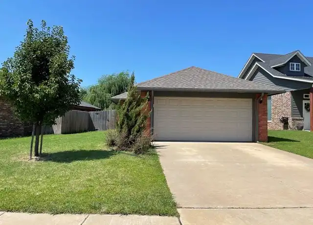 Property at 913 Saint Cecil, Moore, OK, 73160, 3 beds, 2 baths, [object Object]