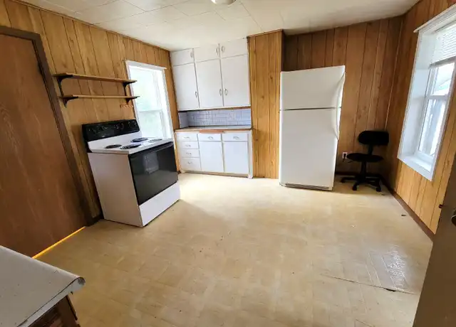 Property at 409 N 1st Ave Unit 2, Wausau, WI, 54401, 2 beds, 1 bath, [object Object]