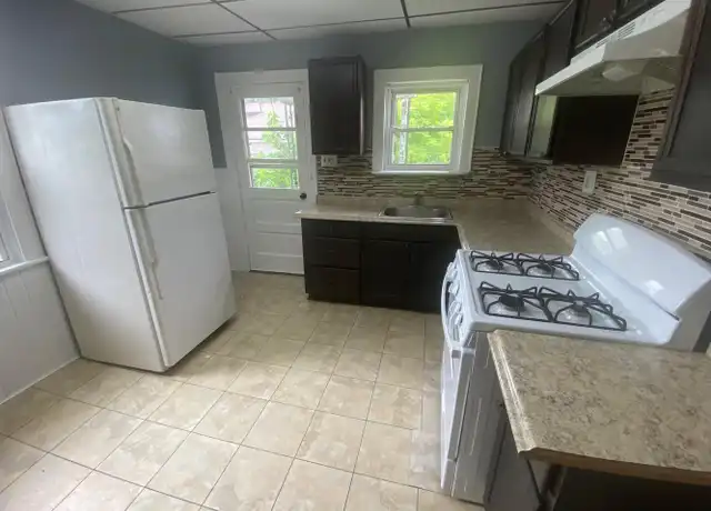 Property at 125 Lawrence St Unit 2, Wilkes-Barre, PA, 18702, 3 beds, 1 bath, [object Object]