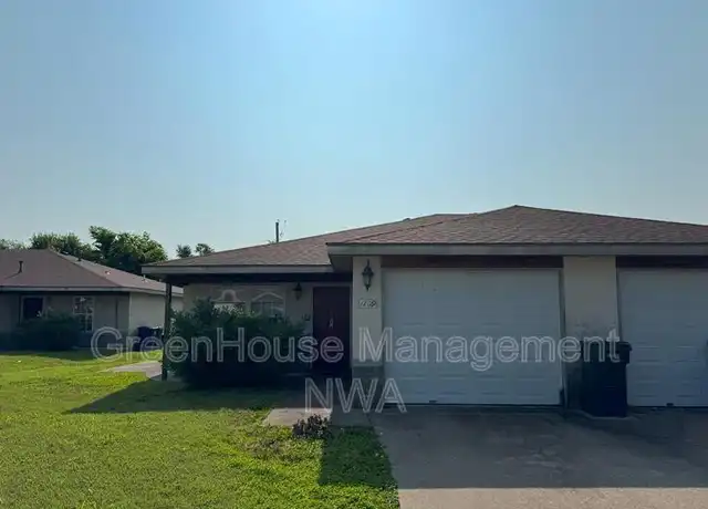 Property at 1709 S 11th St, Rogers, AR, 72756, 2 beds, 2 baths, [object Object]