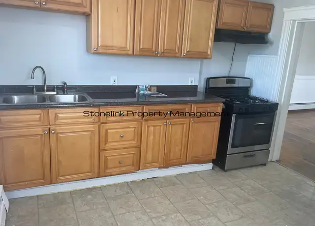 Property at 1088 Lonsdale Ave Unit 3, Central Falls, RI, 02863, 1 bed, 1 bath, [object Object]