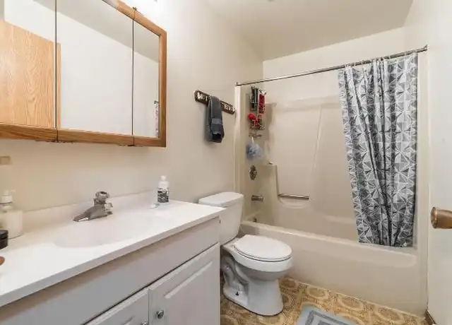 Property at 820 Edgebrook Dr, DeKalb, IL, 60115, 3 beds, 1 bath, [object Object]