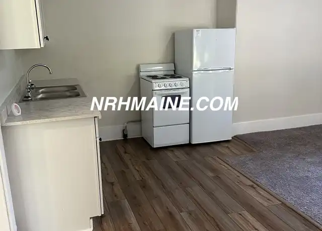 Property at 457 Main St Unit 2, Lewiston, ME, 04240, 1 bed, 1 bath, [object Object]