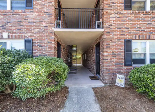 Property at 415 Parkdale Dr Unit 2D, Charleston, SC, 29414, 3 beds, 2 baths, [object Object]