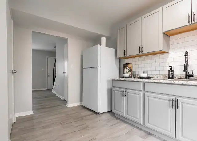 Property at 3524 Georgetown Cir, Louisville, KY, 40215, 2 beds, 1 bath, [object Object]