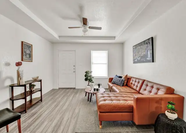 Property at 403 N Broadway St Apt 2, McAllen, TX, 78501, 2 beds, 1 bath, [object Object]