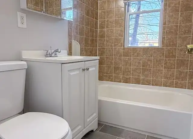 Property at 1 Winter St Unit 1, Hartford, CT, 06120, 2 beds, 1 bath, [object Object]