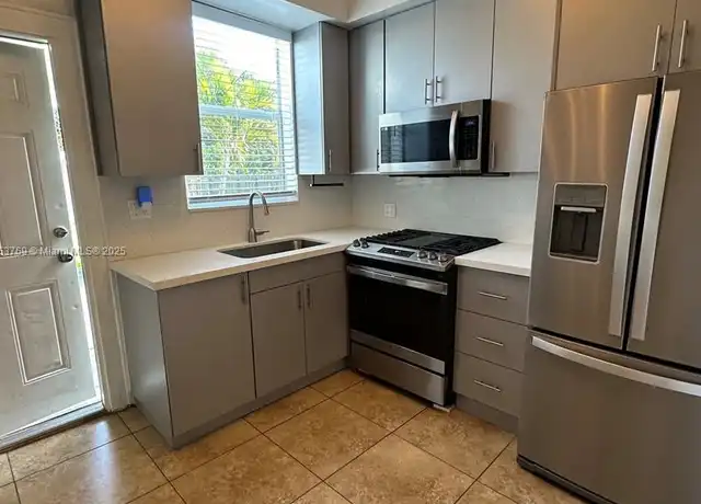 Property at 411 SW 19th St Unit 1, Fort Lauderdale, FL, 33315, 2 beds, 1 bath, [object Object]