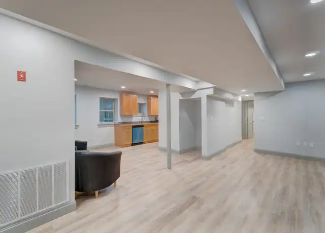 Property at 671 Orange St Unit 673 11, New Haven, CT, 06511, 3 beds, 1 bath, [object Object]