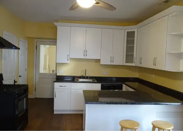 Property at 5622 N Mango Ave Fl Rear, Chicago, IL, 60646, 2 beds, 1 bath, [object Object]