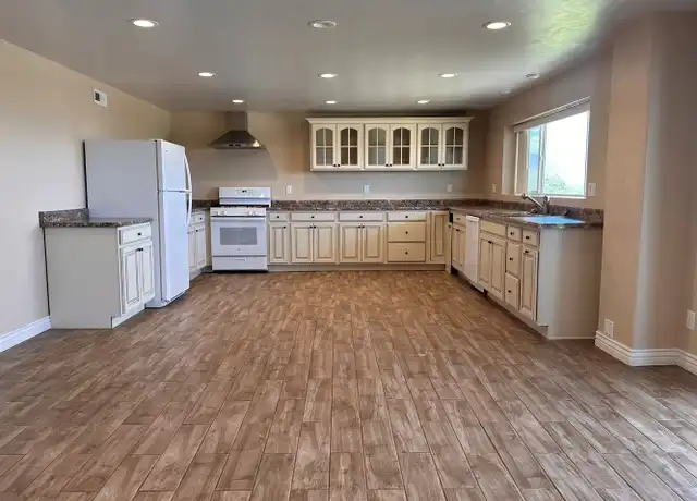 Property at 14290 S Elsbrook Cir, Draper, UT, 84020, 2 beds, 1 bath, [object Object]
