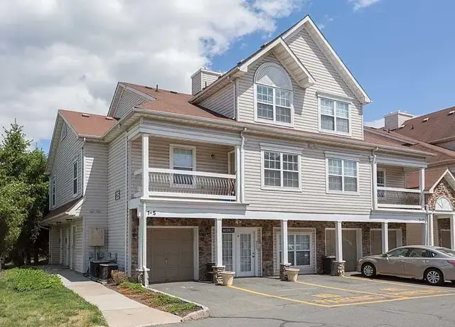 Photo of 5 Shetland Ct, Edison, NJ 08817