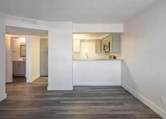 Property at 5704 W Thomas Rd, Phoenix, AZ, 85031, 1 bed, 1 bath, [object Object]