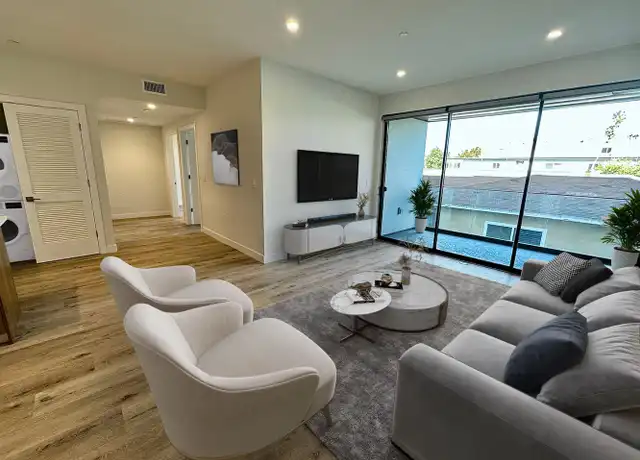Property at 4264 S Centinela Ave Unit 304, Los Angeles, CA, 90066, 2 beds, 2 baths, [object Object]