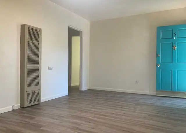 Property at 533 Valencia Dr SE Unit 5, Albuquerque, NM, 87108, 1 bed, 1 bath, [object Object]