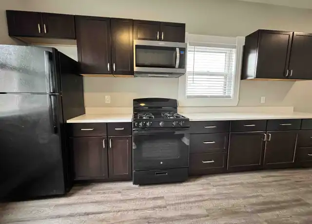 Property at 2244 S Allis St Unit 2244, Milwaukee, WI, 53207, 2 beds, 1 bath, [object Object]
