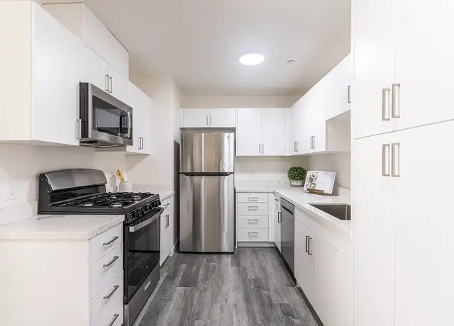 Photo of 321 E Grant Line Rd, Tracy, CA 95376