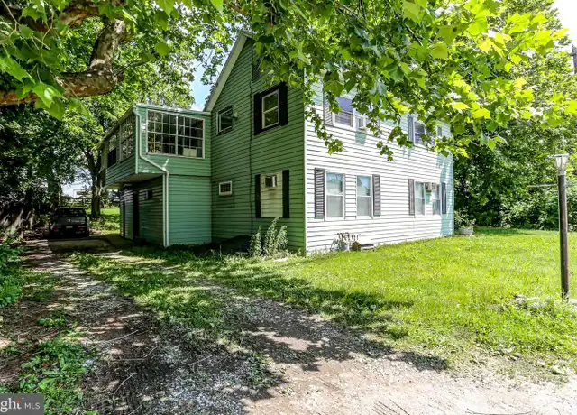 Property at 1024 W Trindle Rd Unit 2, Mechanicsburg, PA, 17055, 2 beds, 1 bath, [object Object]