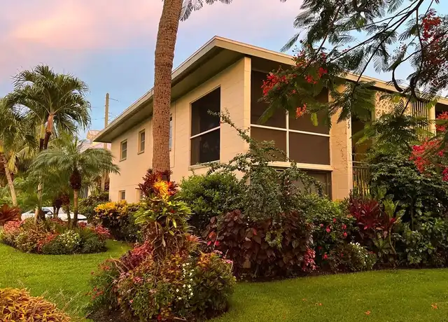 Property at 313 6th St S #313, Naples, FL, 34102, 2 beds, 1 bath, [object Object]