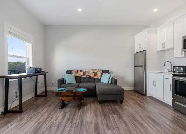 Property at 163 Nantasket Ave, Hull, MA, 02045, 1 bed, 1 bath, [object Object]