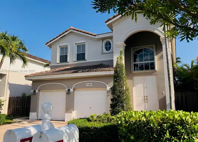 Property at 11368 NW 46th Ln, Doral, FL, 33178, 3 beds, 2.5 baths, [object Object]