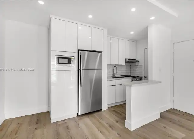 Property at 5991 SW 76th St Unit B5, South Miami, FL, 33143, 1 bed, 1 bath, [object Object]