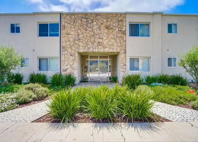 Property at 6419 10th Ave, Los Angeles, CA, 90043, 2 beds, 2 baths, [object Object]