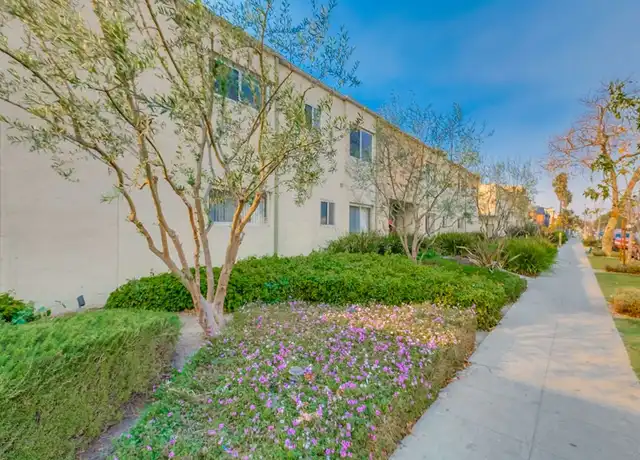 Property at Secure, Courtyard-Style Apartments in Park Mesa Heights -- Classic Charm, Modern Convenience - 6419 10th Ave, Los Angeles, CA, 90043, 2 beds, 1 bath, [object Object]