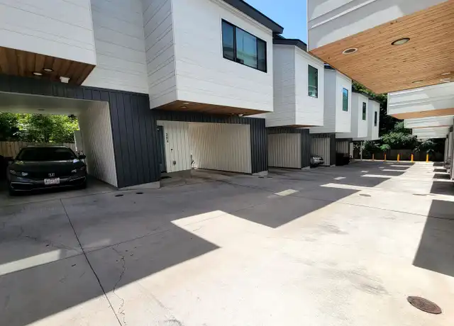 Property at 913 Duncan Ln #202, Austin, TX, 78705, 1 bed, 1 bath, [object Object]