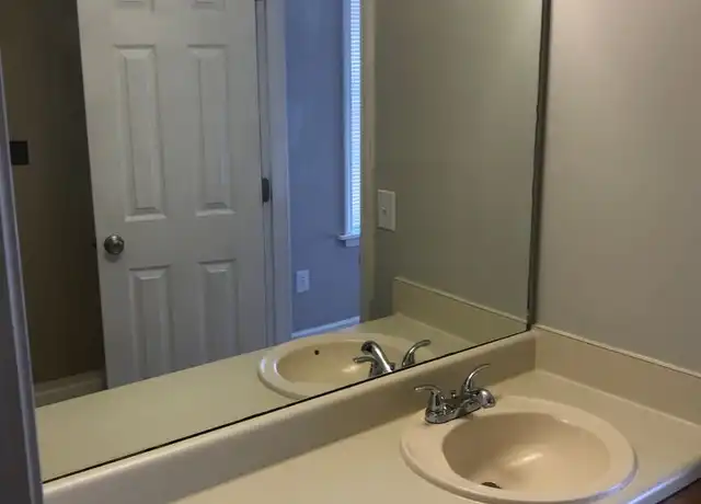 Property at 248 E Veterans Blvd, Auburn, AL, 36832, 3 beds, 2 baths, [object Object]