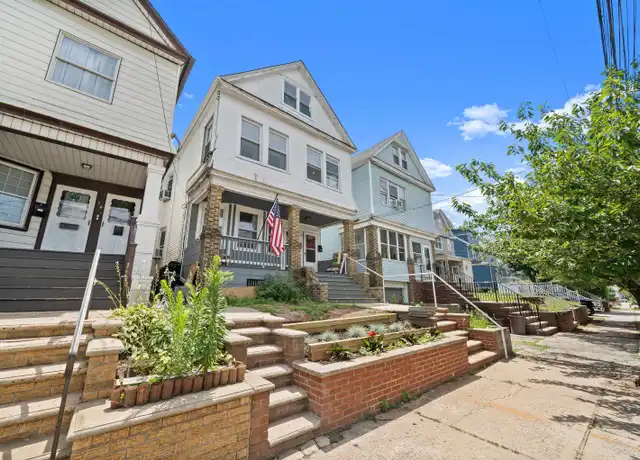 Property at 76 W 6th St Unit 2, Bayonne, NJ, 07002, 3 beds, 1 bath, [object Object]