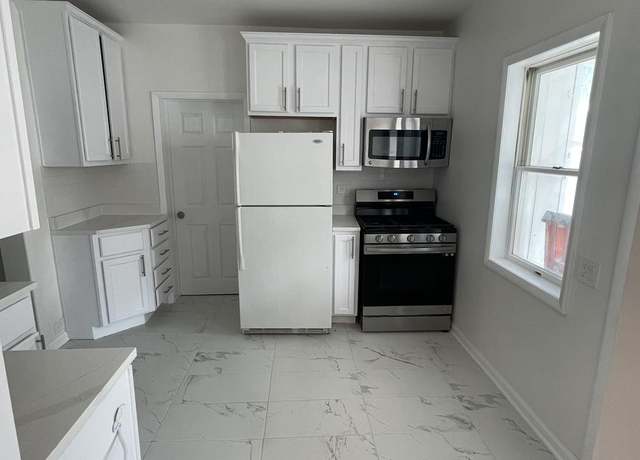 Photo of 269 E Woodland Rd Unit 1, Lake Forest, IL 60045